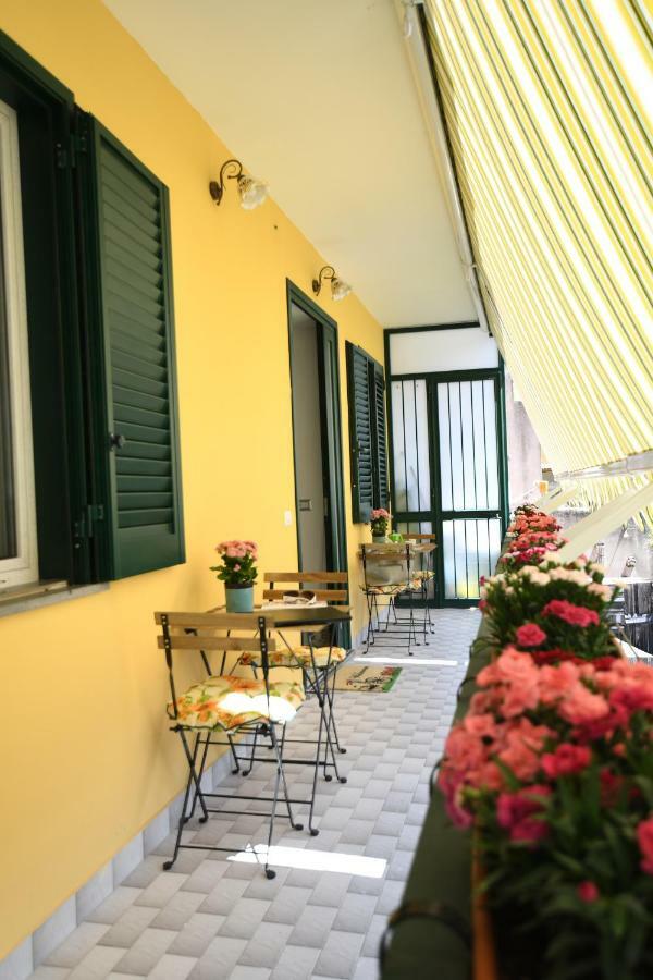 Millie Sorrento Suites Exterior foto